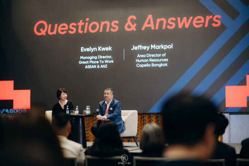 มอบรางวัลกรุงเทพ